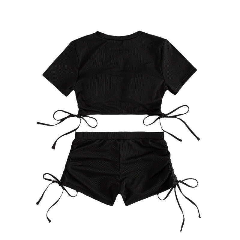 Damen sportliches Crop-Top mit verspielten Bindändern und Shorts