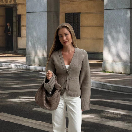 Damen Strickjacke mit eleganten Details und lässigem Schnitt R&B