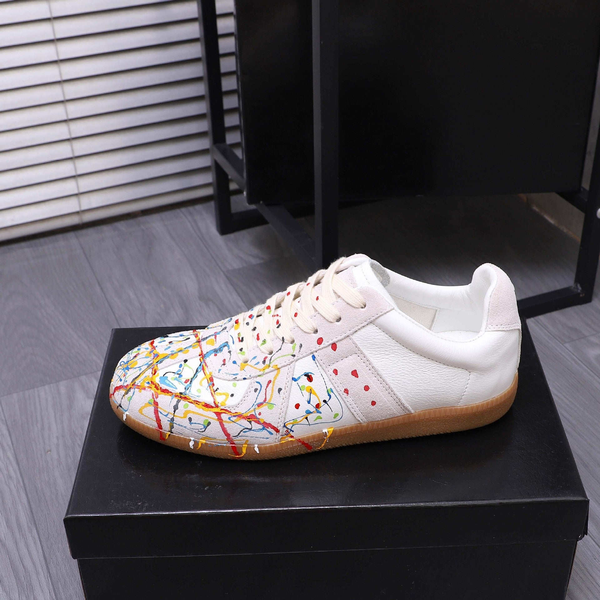 Damen Designer Sneakers mit künstlerischem Spritzmuster R&B