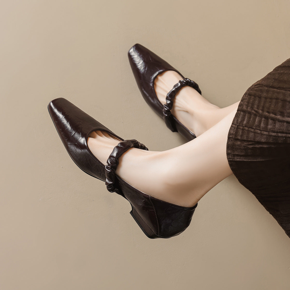 Damen elegante Ballerinas mit modischem Riemen und bequemem Absatz