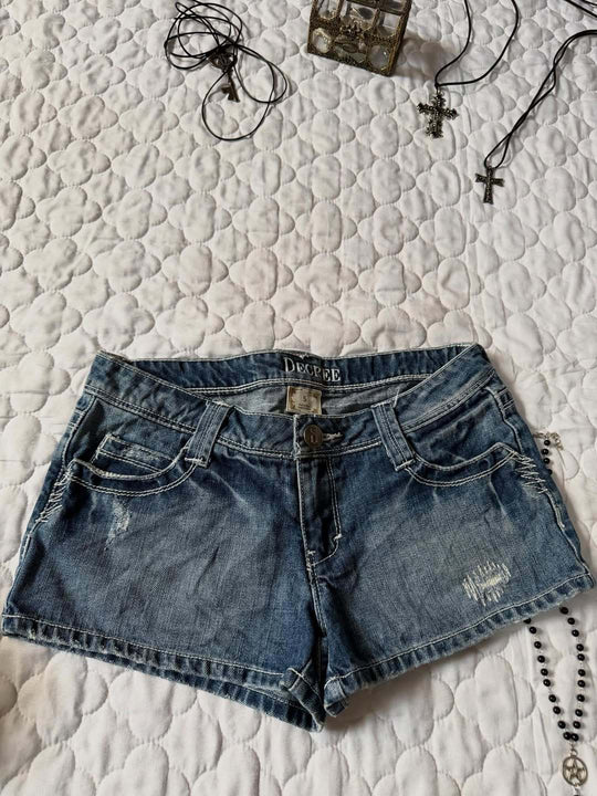 Damen Denim-Shorts mit distressed Details R&B