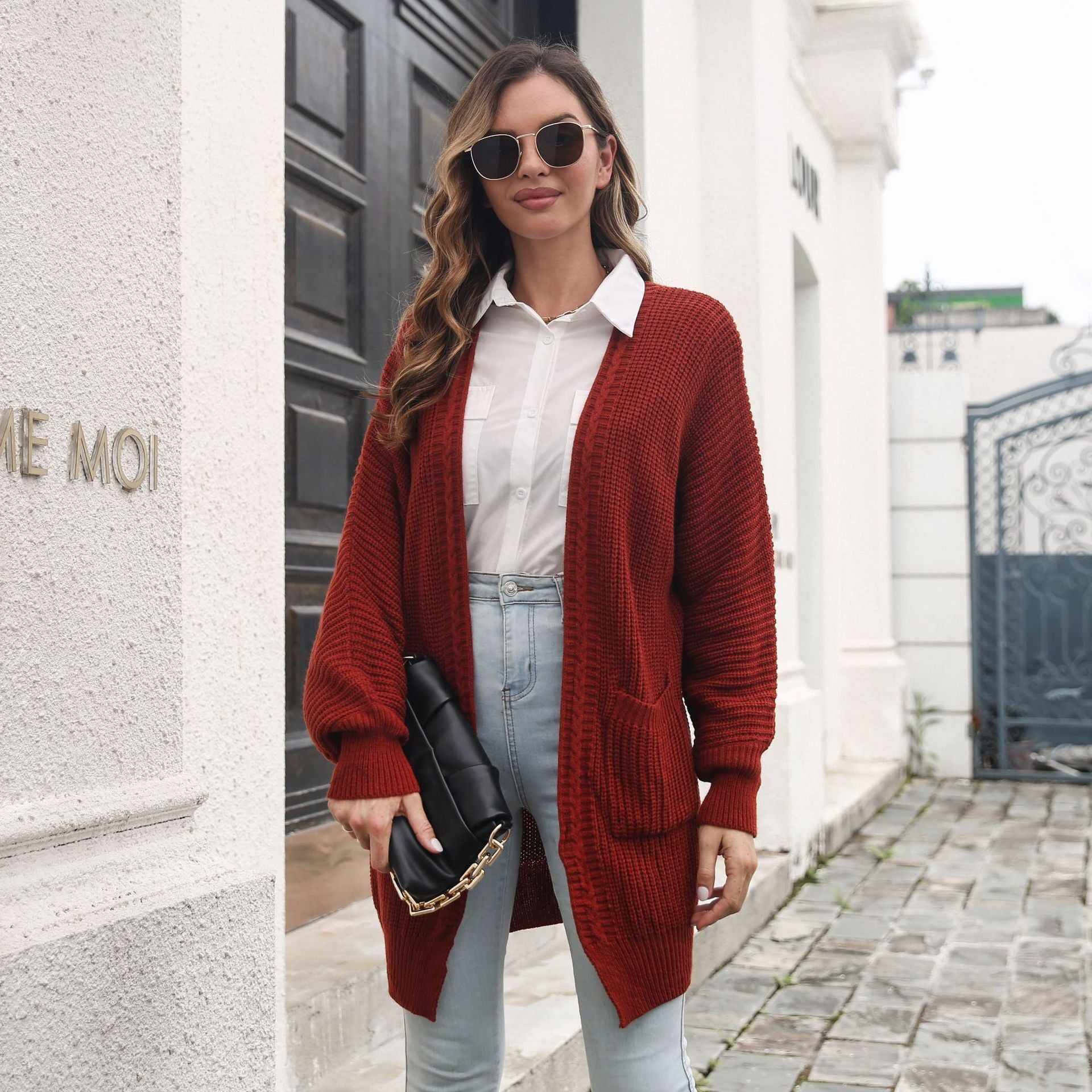 Damen Lässige Strickjacke mit tiefem V-Ausschnitt und praktischen Taschen R&B