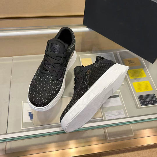 Damen Sportliche Sneakers mit atmungsaktiver Oberflächenstruktur und rutschfester Gummisohle R&B
