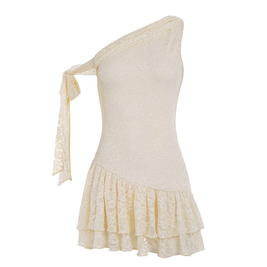 Damen Kleid mit asymmetrischem Spitzenbesatz und voluminösem Rüschensaum R&B