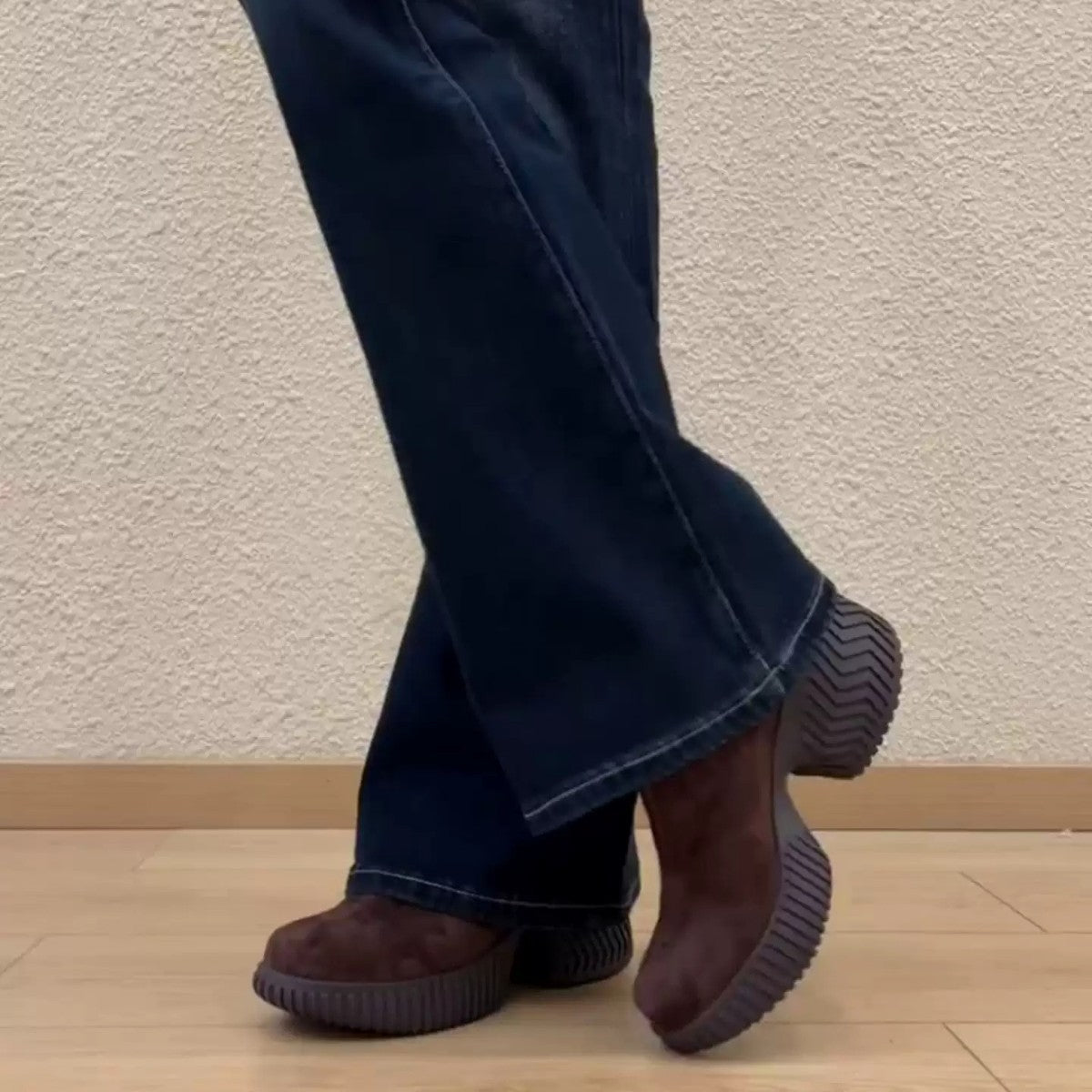 Damen modische Stiefeletten im angesagten Design mit erhöhter Laufsohle R&B