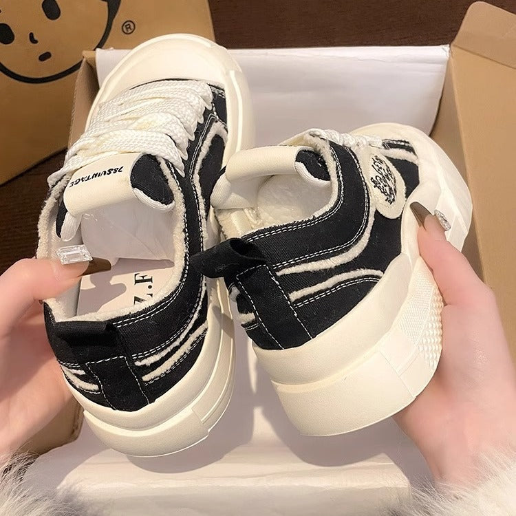 Damen Exklusive Trend-Sneaker mit weichem Obermaterial und besonders dämpfender Sohle R&B