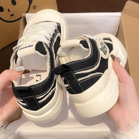 Damen Exklusive Trend-Sneaker mit weichem Obermaterial und besonders dämpfender Sohle R&B