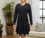 Damen lässiges Strickkleid mit voluminösem Saum und V-Ausschnitt