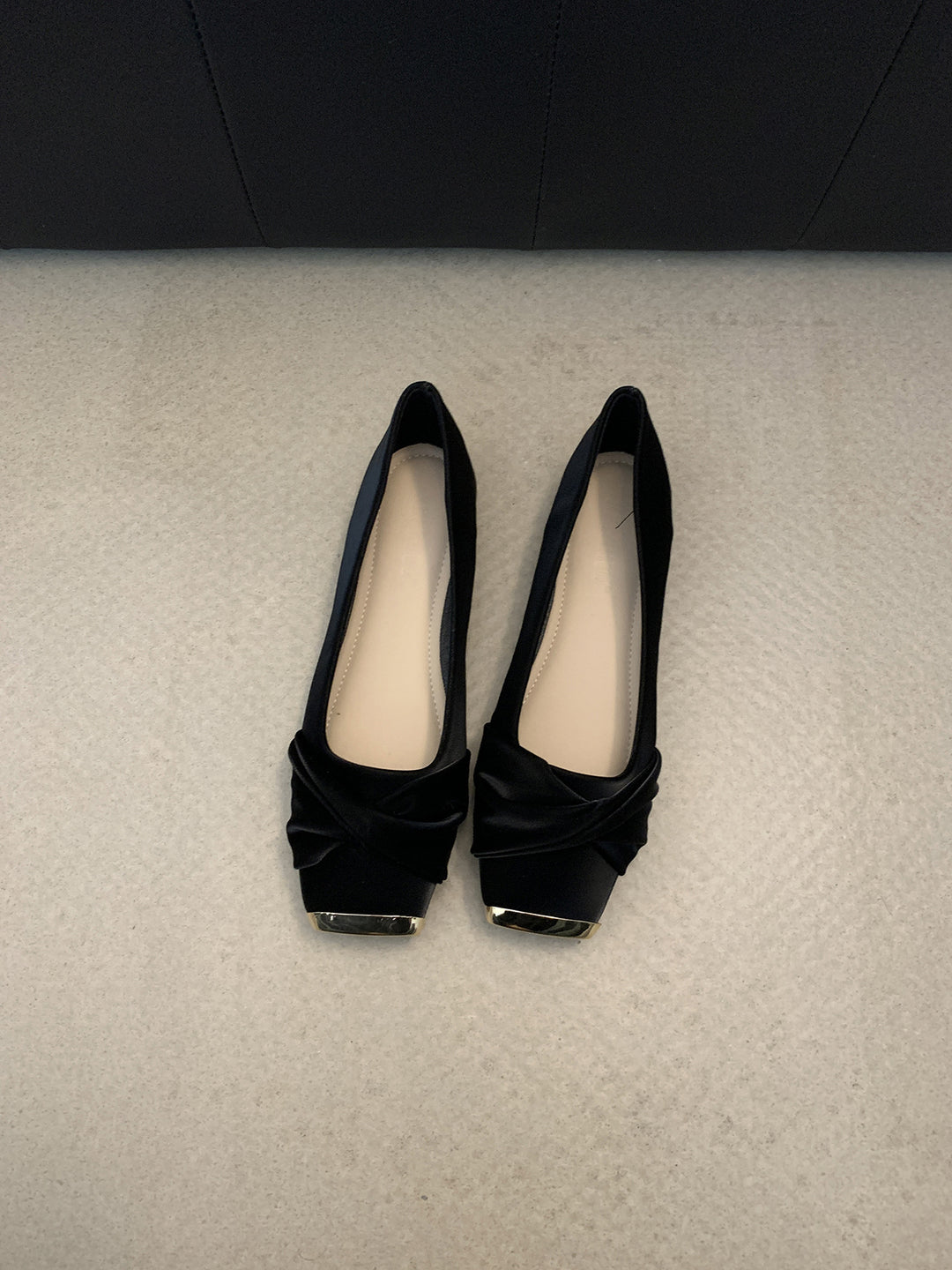 Damen Ballerinas mit eleganter Drapierung und glänzender Schuhspitze R&B