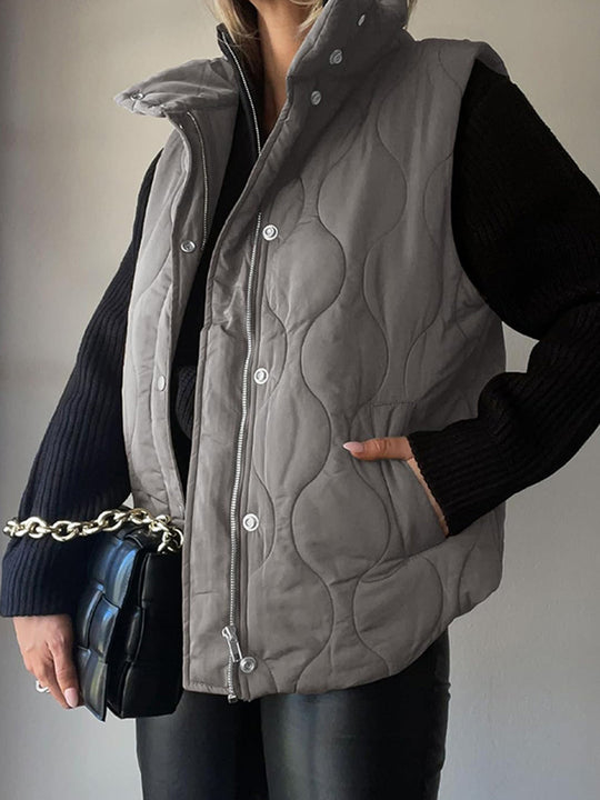 Damen Steppweste mit hohem Kragen und praktischen Taschen R&B