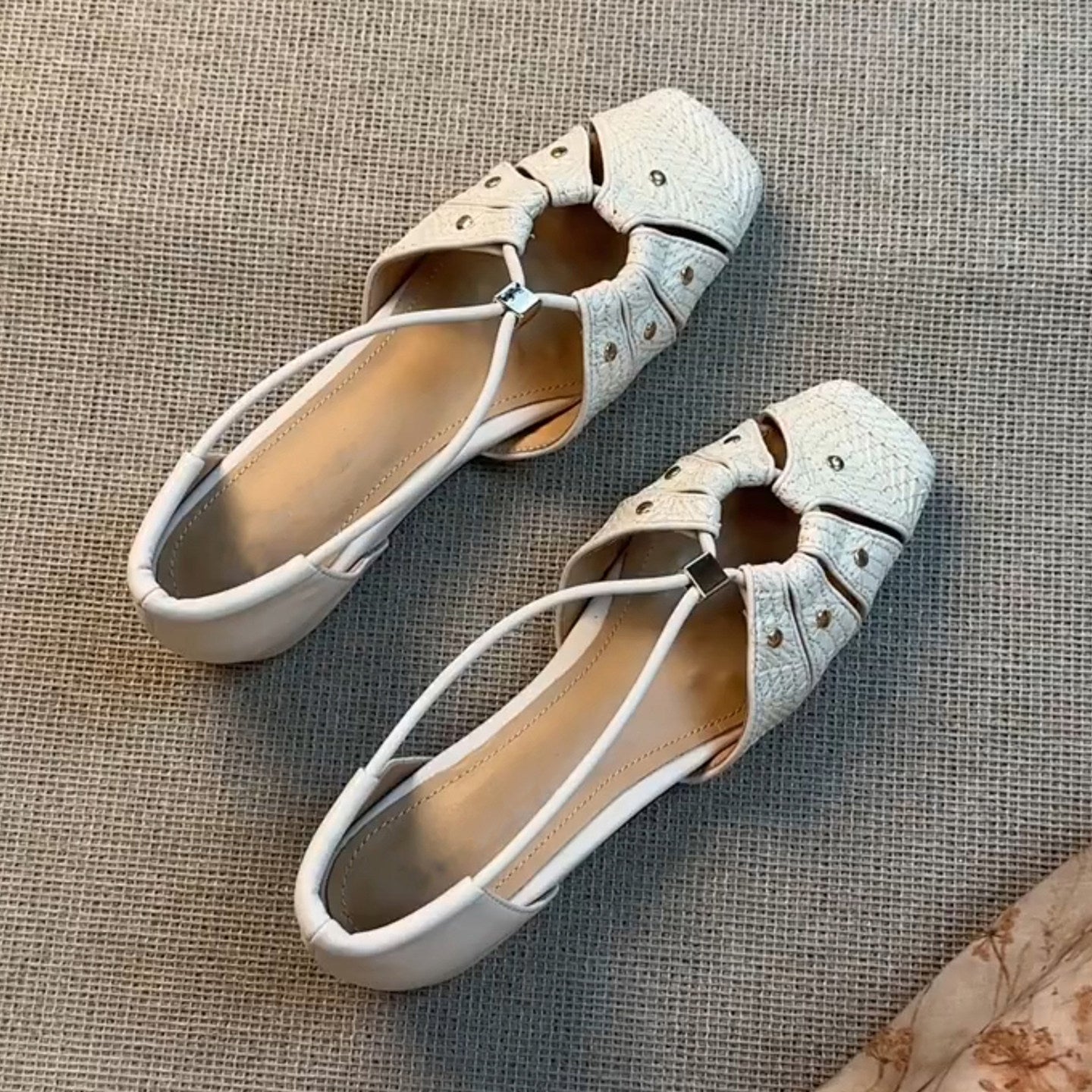 Damen Sandalen mit elegantem Riemchendesign und modischen Akzenten R&B