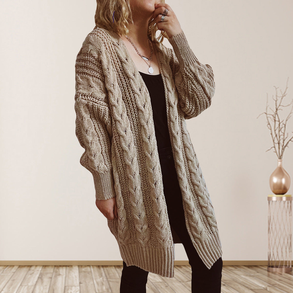 Damen Grobstrickjacke mit voluminösen Ärmeln und strukturiertem Design R&B