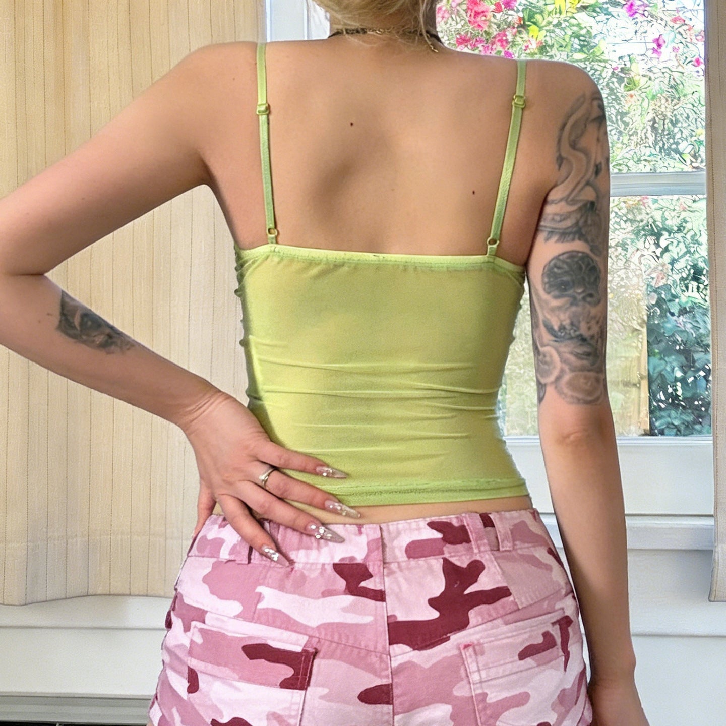Damen Spitzen-Camisole mit wunderschöner Raffung und knopfartigen Akzenten R&B