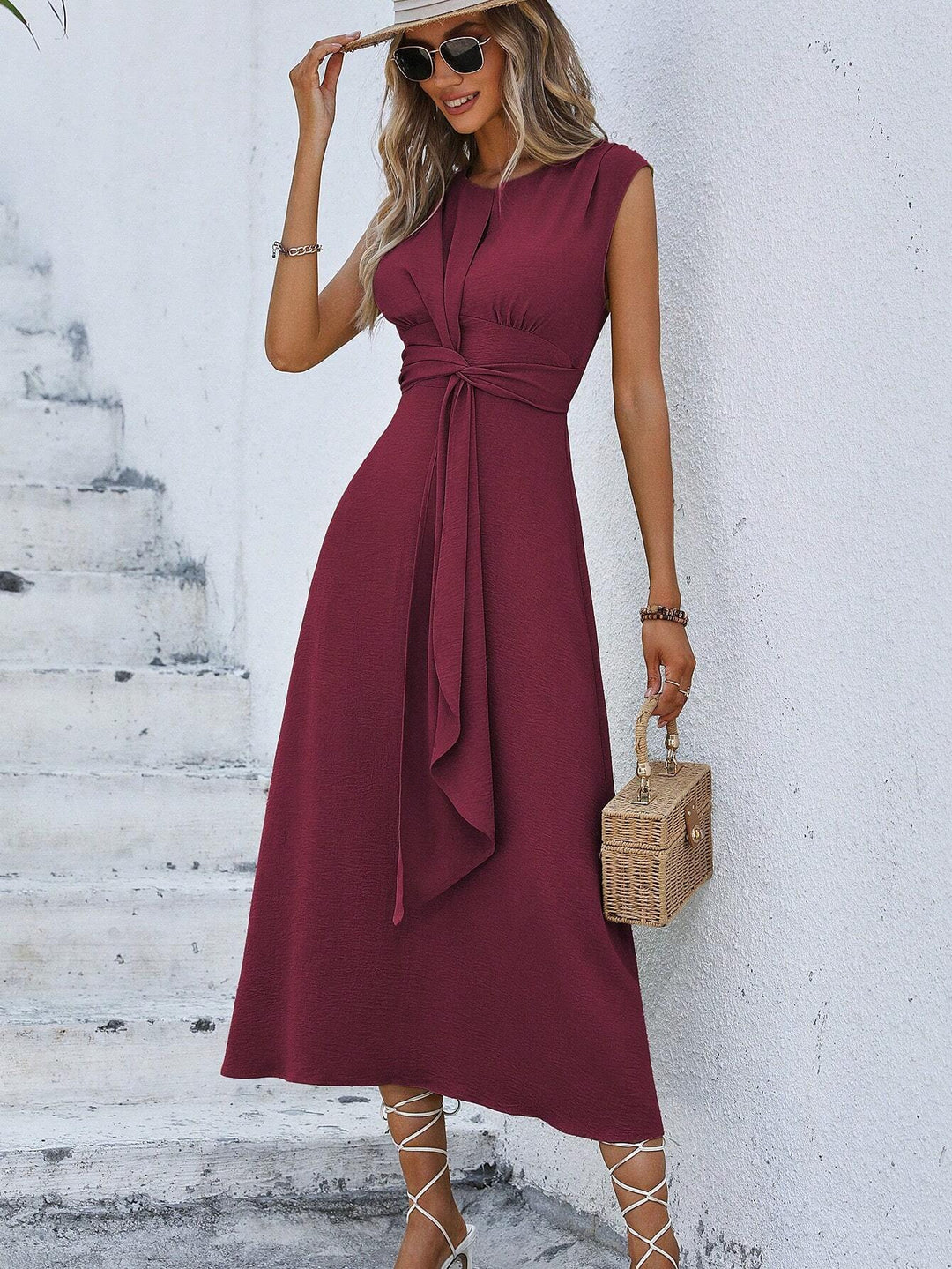 Damen Midikleid mit schlichter Eleganz und Taillengürtel R&B
