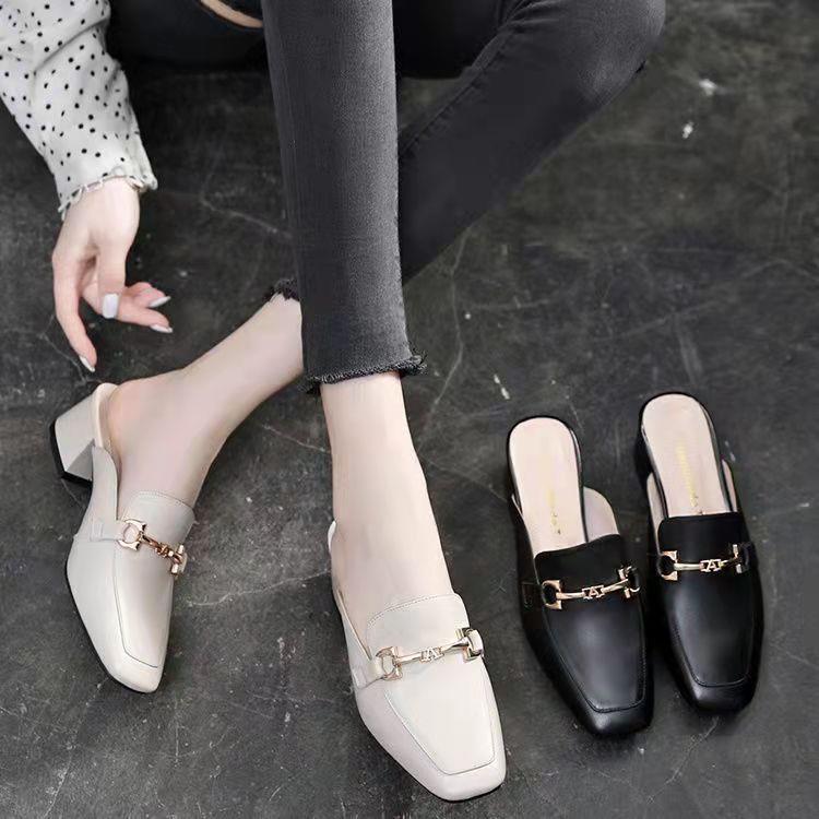 Damen elegante Mules mit modischem Blockabsatz und schickem Schnallen-Detail R&B