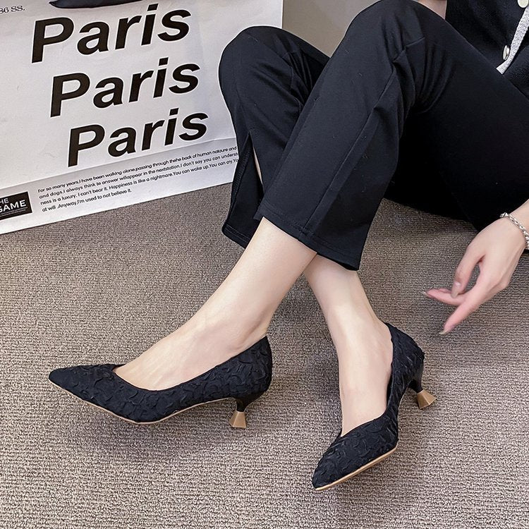 Damen elegante Spitzenpumps mit strukturiertem Obermaterial und dekorativem Blockabsatz R&B