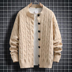 Herren Strickjacke mit modernem Zopfmuster und durchgehendem Knopfverschluss R&B