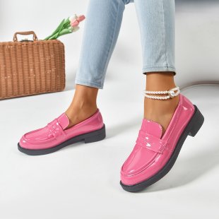 Damen bequeme Mokassins mit glänzendem Obermaterial und rutschfester Sohle R&B