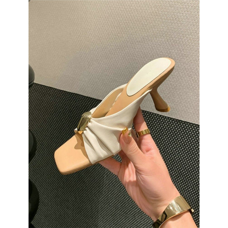 Damen elegantes Mules mit Raffungen und schickem Schmuckdetail R&B