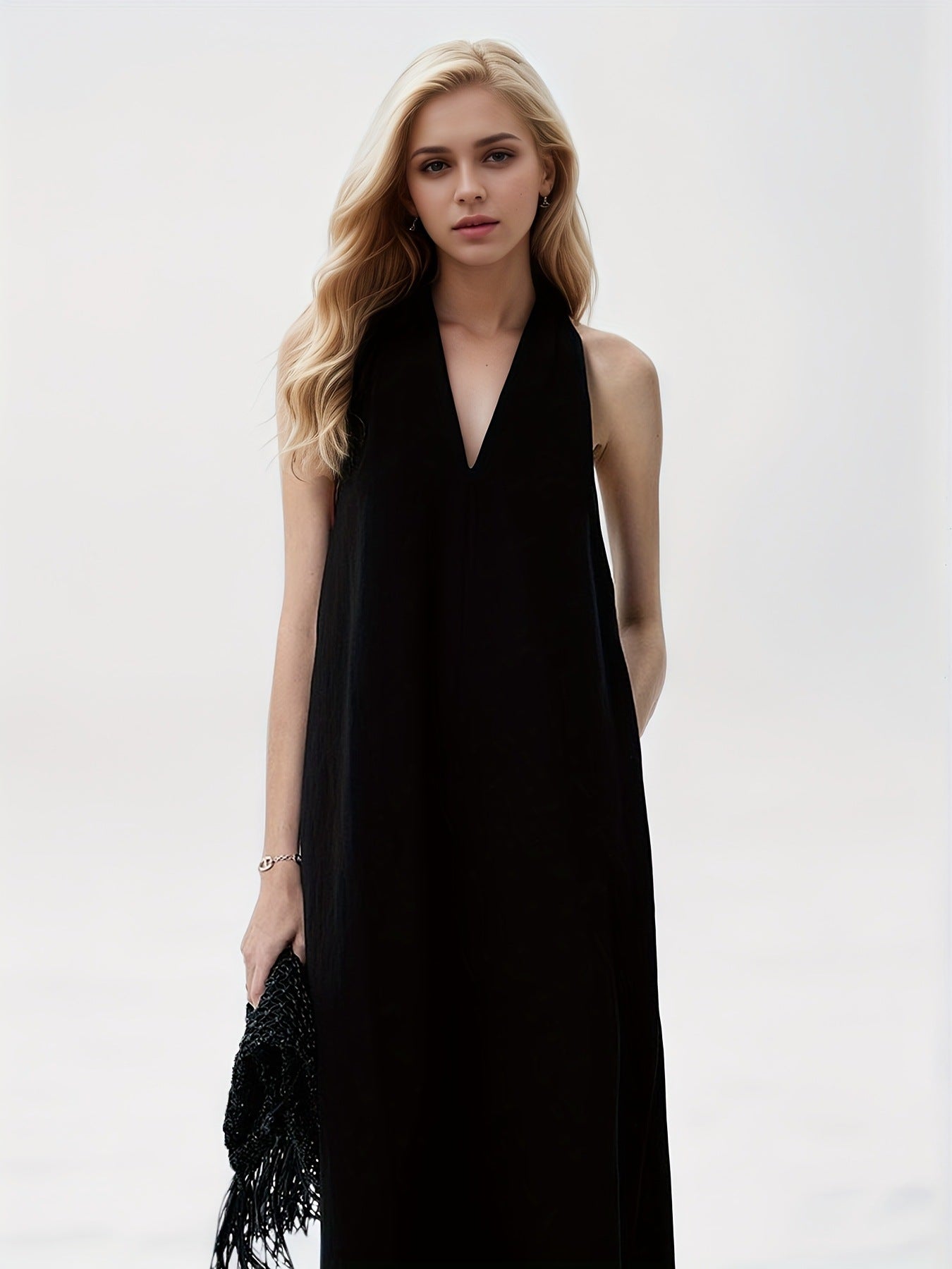 Damen Elegantes Maxikleid mit tiefem V-Ausschnitt und fließendem Stoff R&B