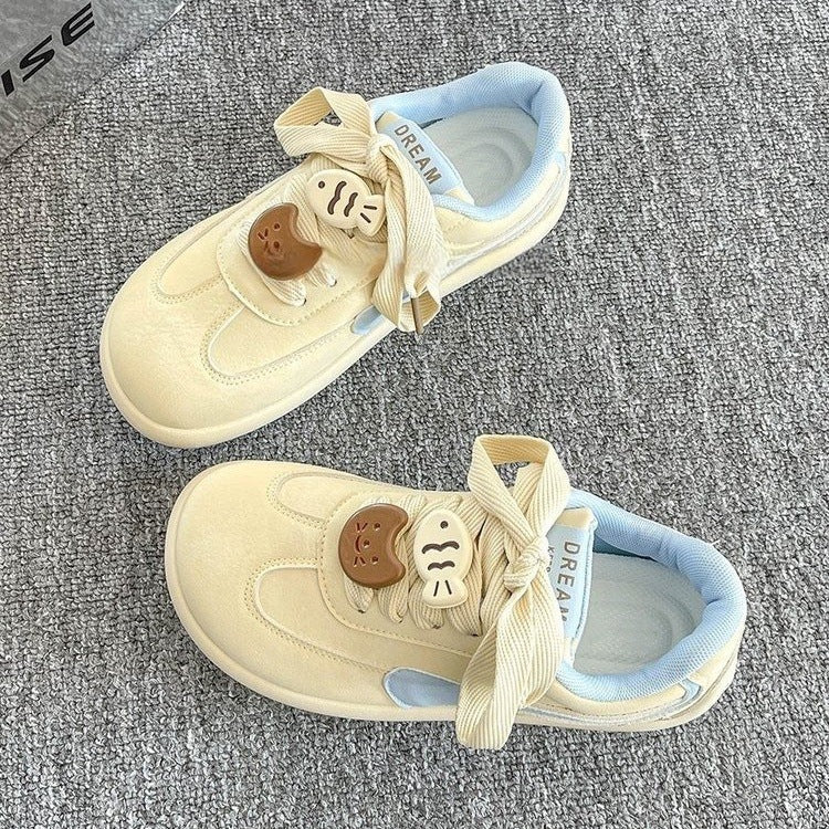 Damen Sneaker mit verspieltem Design und praktischen Schnürverschlüssen R&B