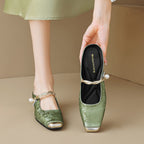Damen Slingback-Mules mit schimmerndem Stoff und dekorativem Schnallenakzent