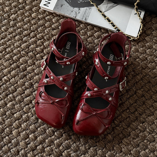 Damen elegante Ballerinas mit modischem Riemchen und dekorativen Blumen-Details R&B