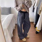 Damen Karottenhose aus weichem Material mit modischem Karo-Design