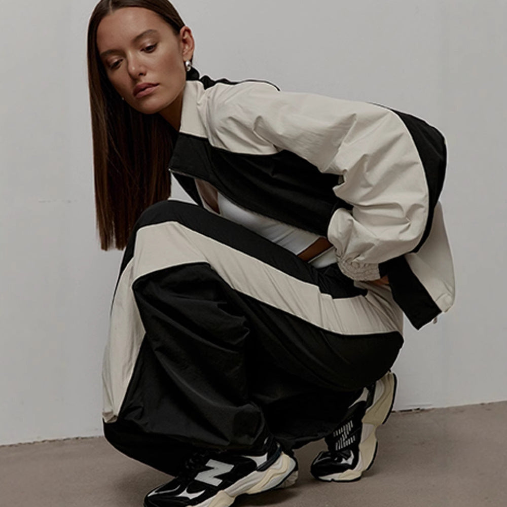 Damen Sportjacke mit hoch stehendem Kragen und kontrastierenden Ärmeln R&B
