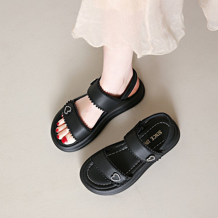 Damen Riemensandalen mit dekorativen Herz-Akzenten R&B