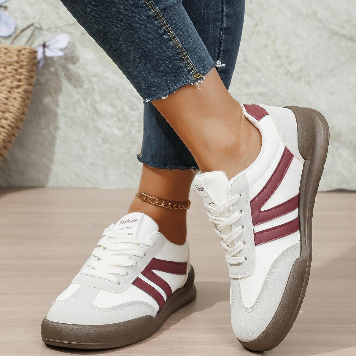 Damen Freizeit-Sneaker mit atmungsaktiver Obermaterialkombination und rutschfester Sohle R&B