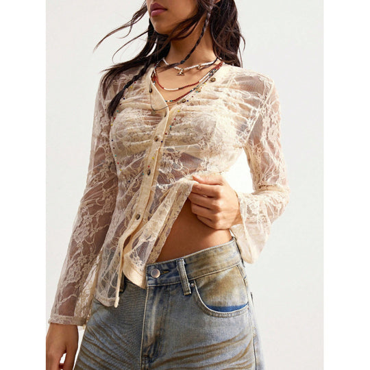 Damen Spitzenbluse mit zarter Wirkung und Knopfdetails R&B