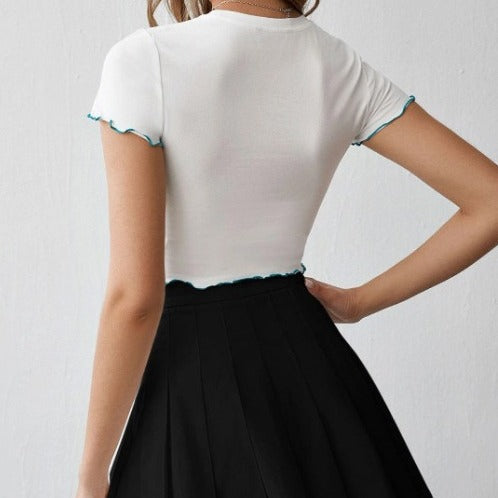 Damen Crop-Top mit kreativem Schmetterlingsdruck und gewelltem Saum R&B
