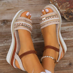Damen elegante Plateausandalen mit verstellbarem Riemendesign und floralem Stickmuster R&B