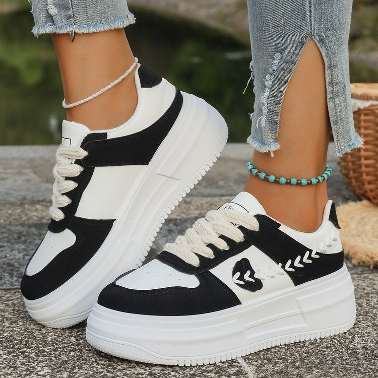 Damen Plateau-Sneaker mit dekorativen Applikationen und dämpfender Sohle R&B