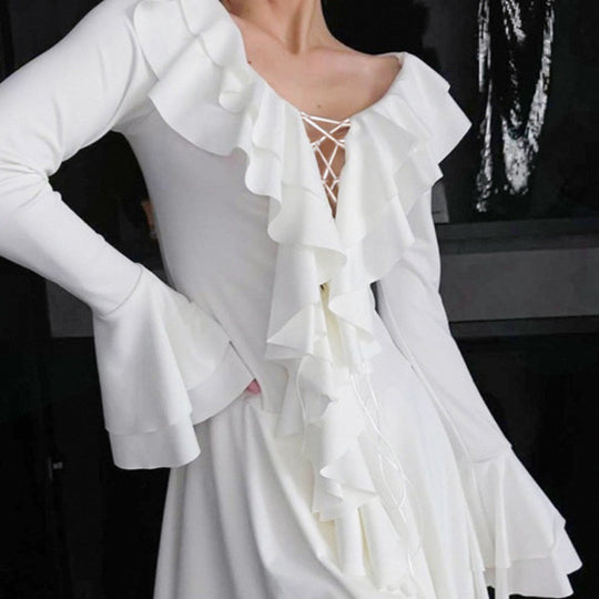 Damen Verspieltes Kleid mit Rüschendetails und schlüpfrigem Oberteil R&B