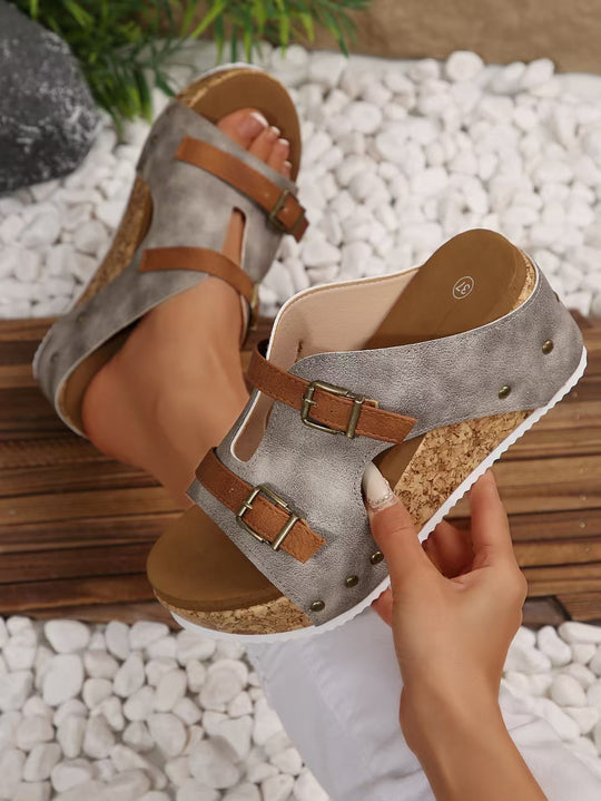 Damen bequeme Wedge-Pantoletten mit dekorativen Riemchen und korkgesunder Sohle R&B