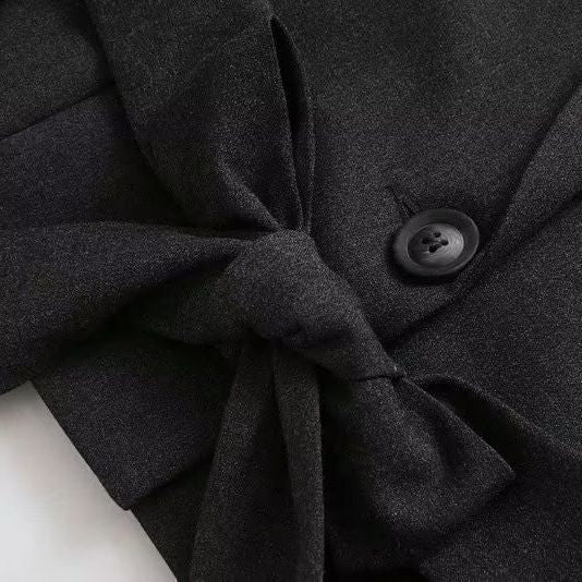 Damen taillierte Blazerjacke mit modernem Schnitt und Bindegürtel R&B