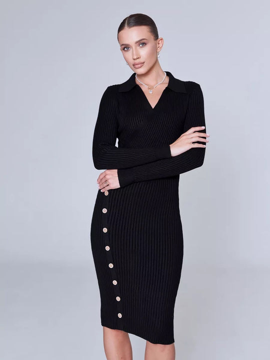 Damen Strickkleid mit elegantem Kragen und Knopfdetail R&B