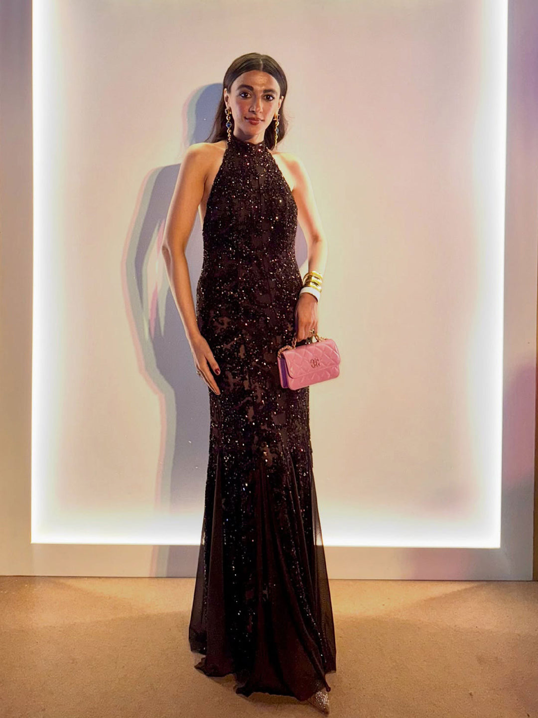 Damen Abendkleid mit schimmerndem Paillettenbesatz und stilvollem Halterdesign R&B