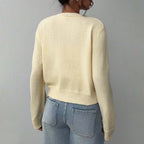 Damen leichte Strickjacke mit Knopfdetails und Rundhalsausschnitt