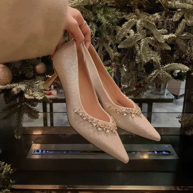 Damen Glamouröse High Heels mit eleganten Strassdetails und spitzem Zehenbereich R&B