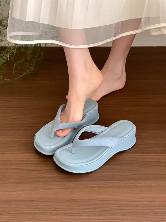 Damen trendige Wedge-Zehentrenner mit elegantem Obermaterial R&B