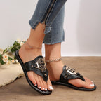 Damen Zehenstegsandalen mit dekorativem Metalldetail und rutschfester Sohle R&B