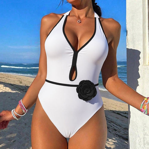 Damen Eleganter Badeanzug mit einzigartigem Schlitz und floralen Akzenten R&B