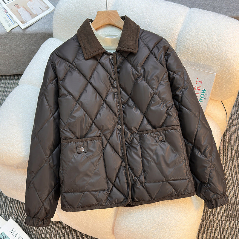 Damen Leicht isolierte Steppjacke mit kontrastierendem Kragen und praktischen Taschen R&B