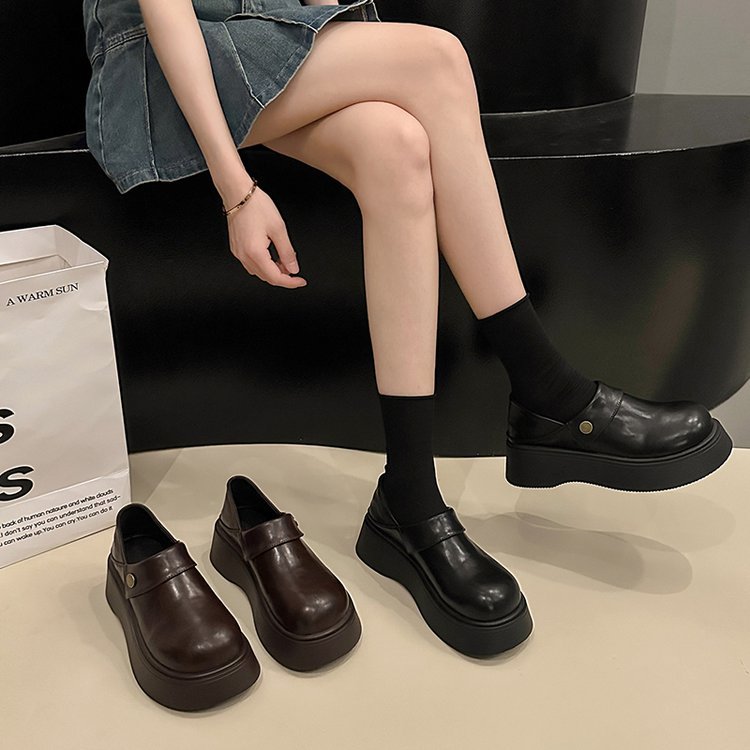 Damen modische Clogs mit stabilem Plateau und praktischen Riemen R&B