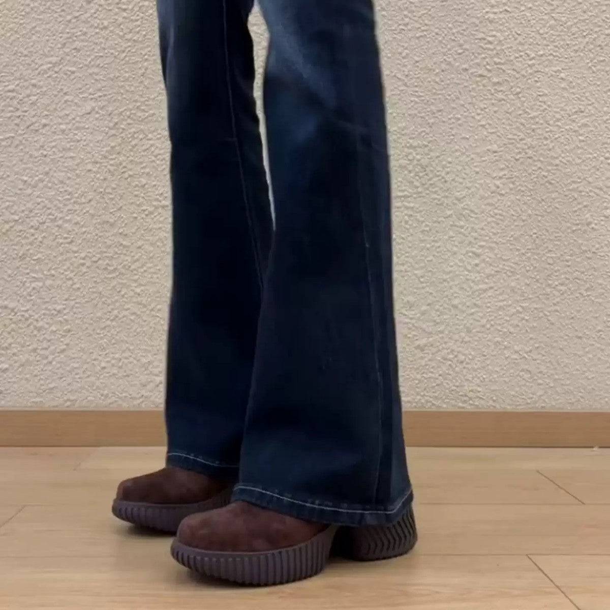 Damen modische Stiefeletten im angesagten Design mit erhöhter Laufsohle R&B