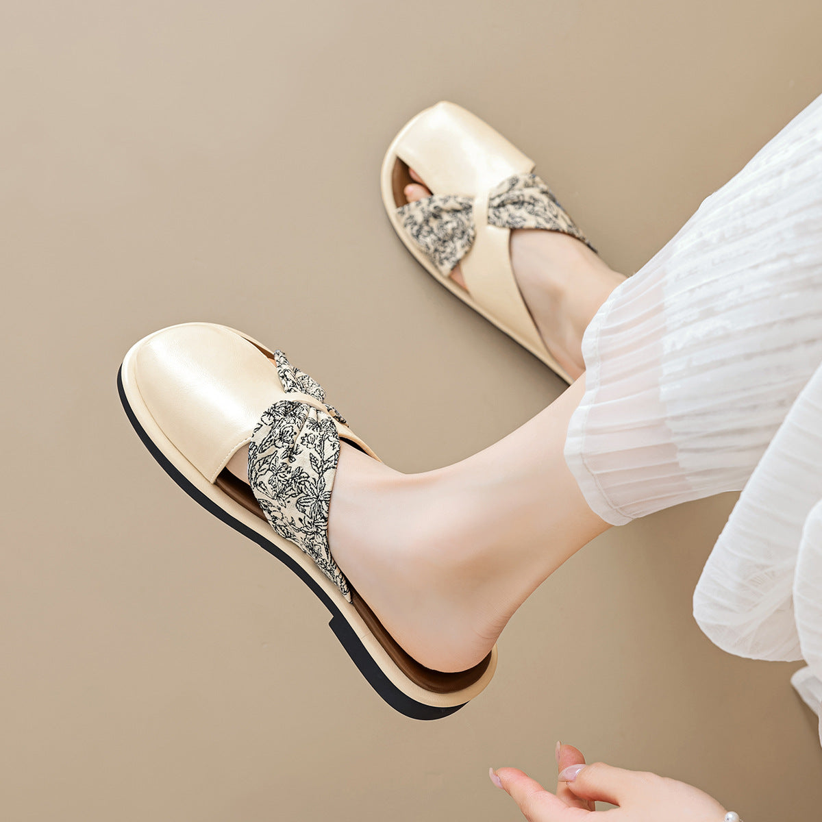 Damen Slidesandalen mit modischem Schleifendetail und komfortabler Innensohle