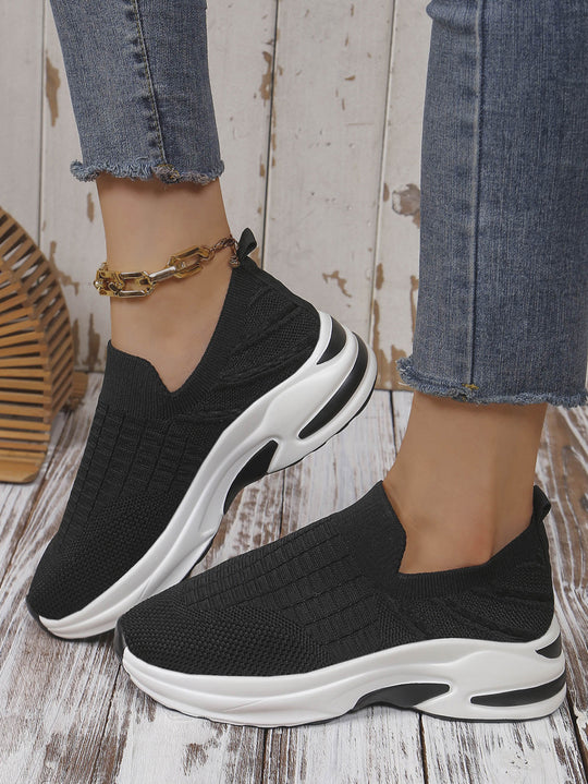 Damen Sneaker im modernen Slip-On Design mit luftiger Strickstruktur und komfortabler Dämpfung R&B